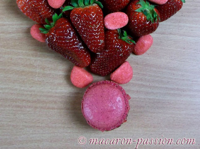 Macarons fraise Tagada et fraise fruit