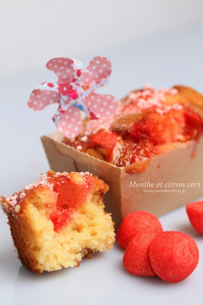 Mini-cakes régressifs aux fraises tagada et leur crème toute rose