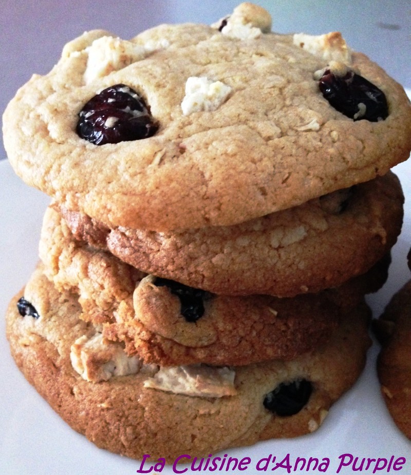 Cookies chocolat blanc, noix de coco, cranberries - CakesndSweets.fr